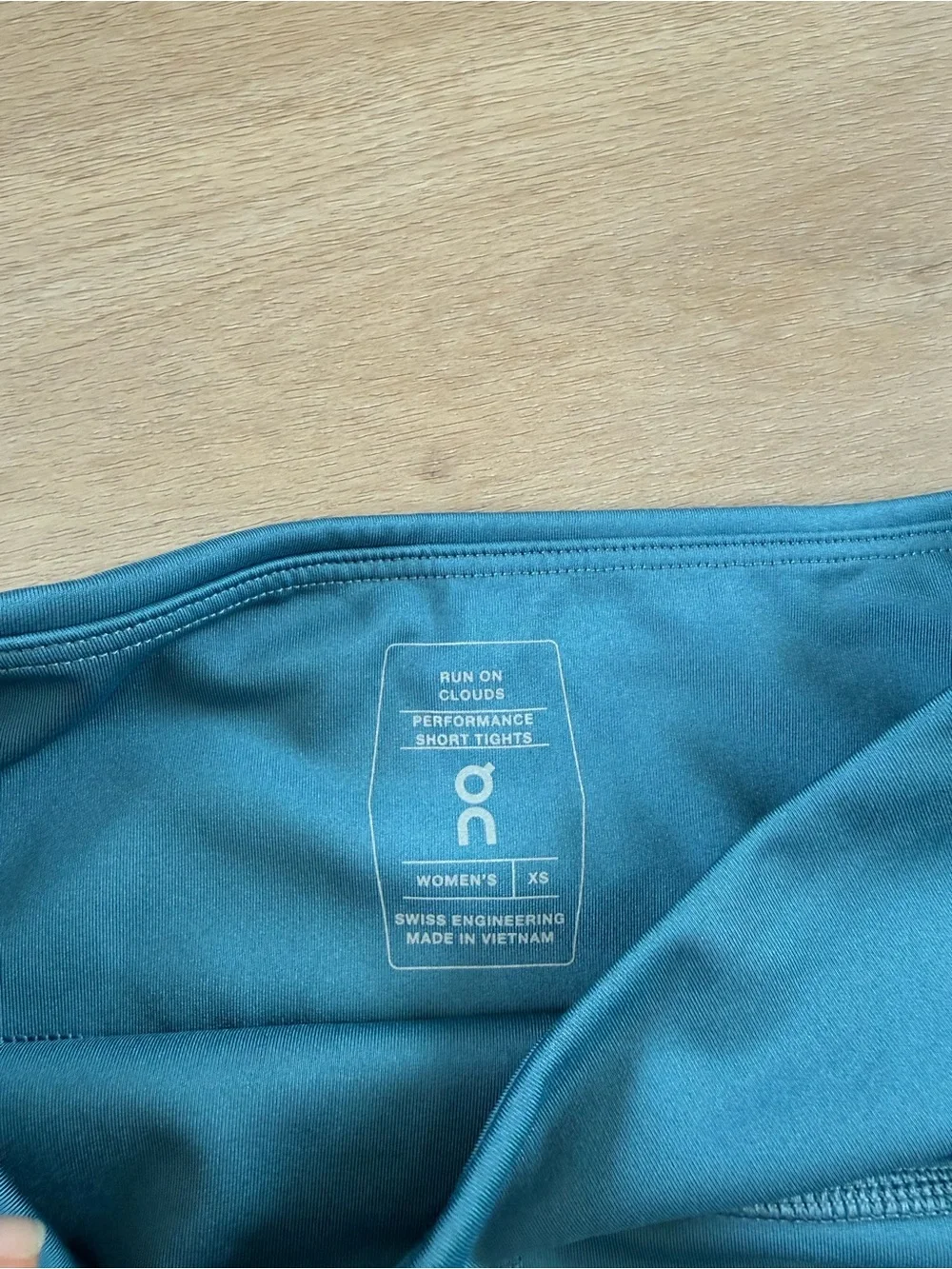 On Running 5“ Bike Shorts Bundle - Picture 2 of 3